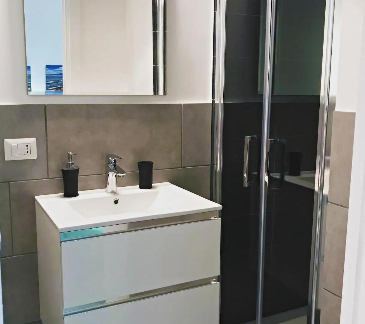 Mellos B&B Naples 3*,